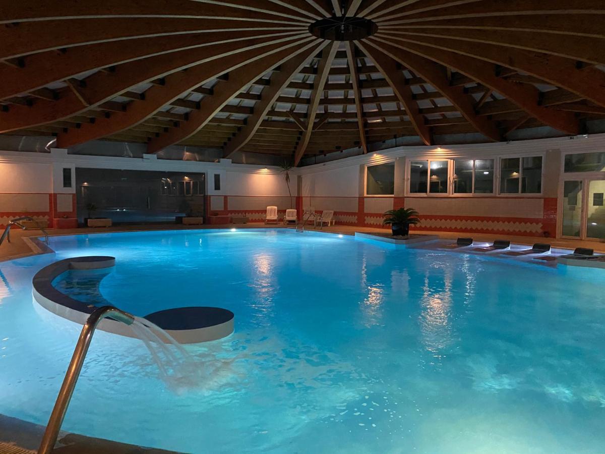 Mar De Ouro Beach House 帕塔亚什 外观 照片